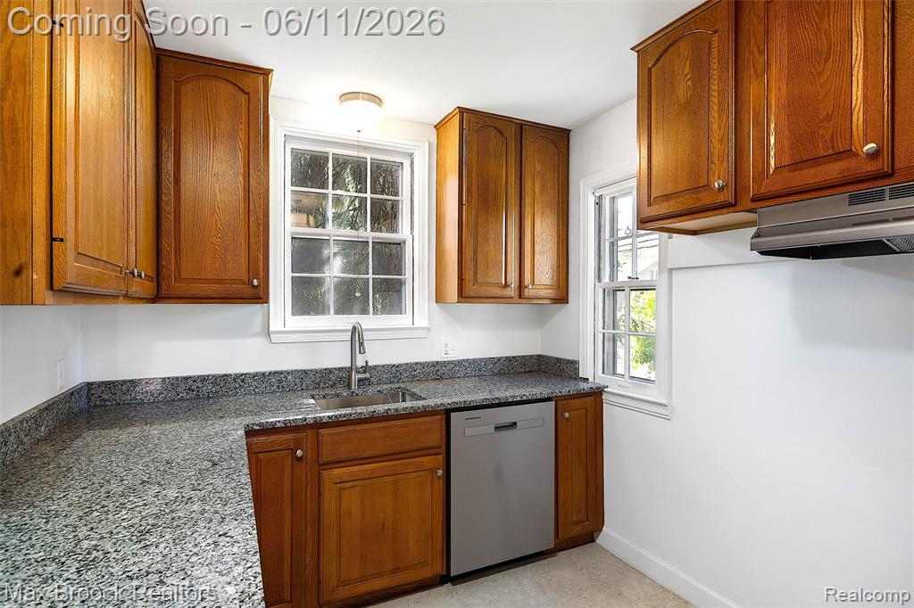 14 Fairwood Boulevard, Pleasant Ridge, MI — Photo 24