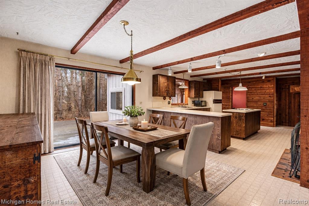 885 Rustic Village Lane, Lake Orion, MI 48362 — Photo 5
