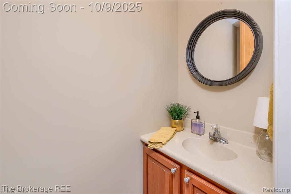 5241 Drayton Road, Clarkston, MI — Photo 32