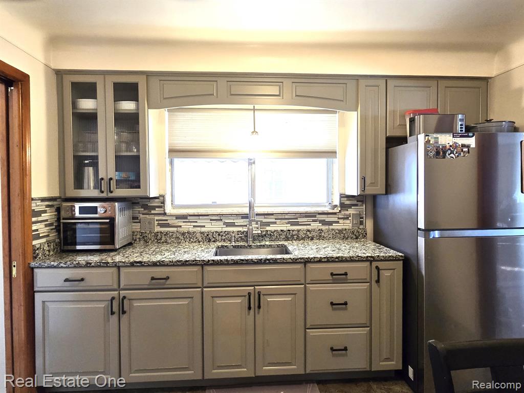6624 MAPLE Street, Dearborn, MI 48126 — Photo 3
