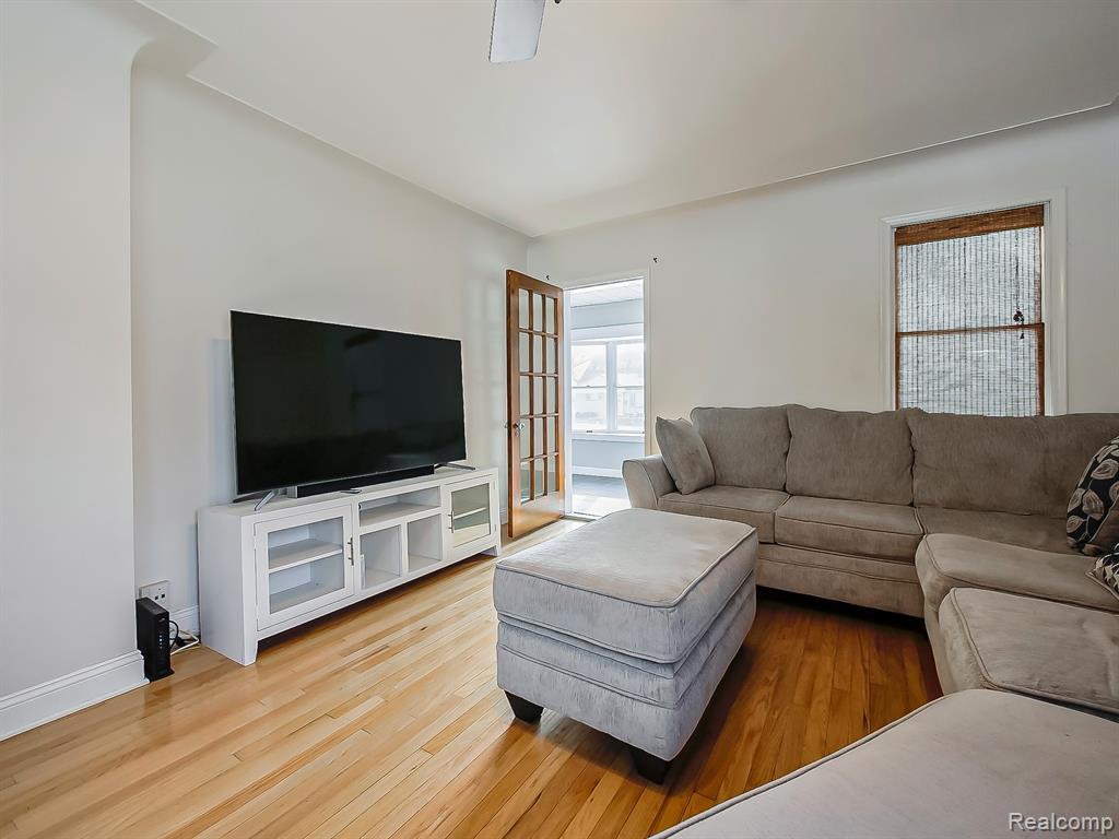 124 Leroy Avenue, Clawson, MI — Photo 2