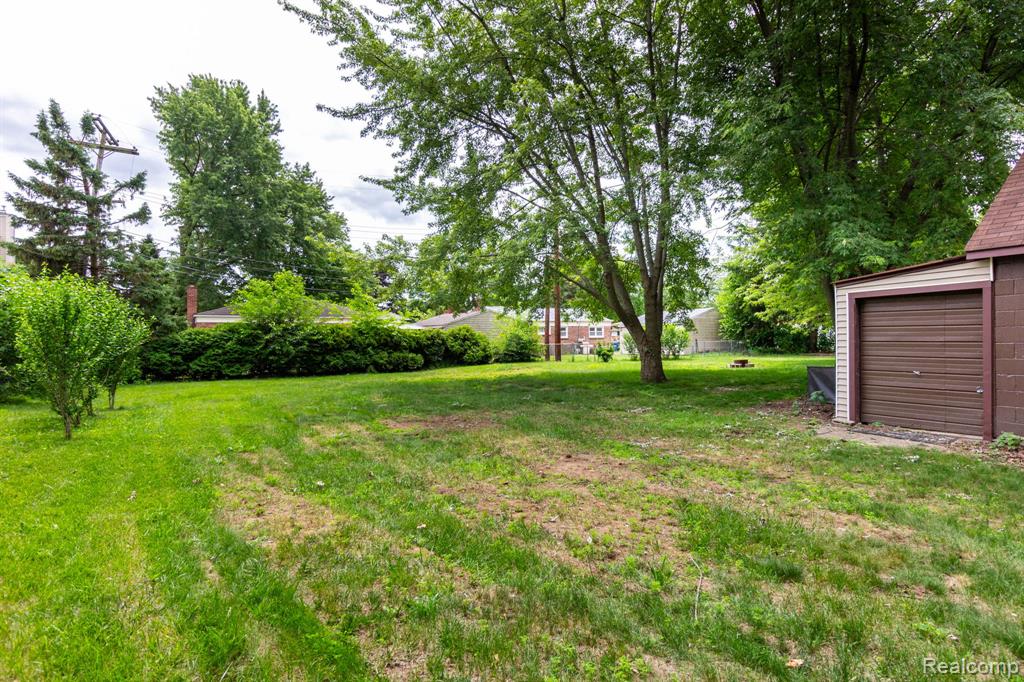 33627 Bock Street, Garden City, MI — Photo 36