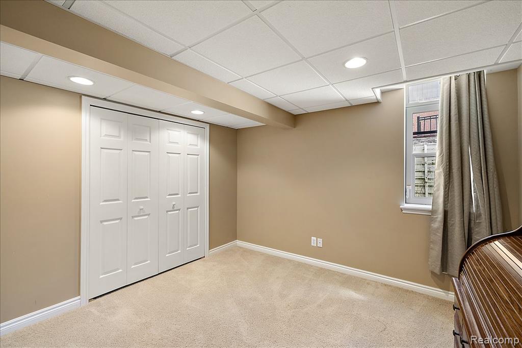 49763 Decker Drive, Shelby Twp, MI 48317 — Photo 44