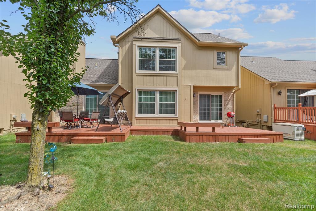 6579 Noble Road, West Bloomfield, MI — Photo 46