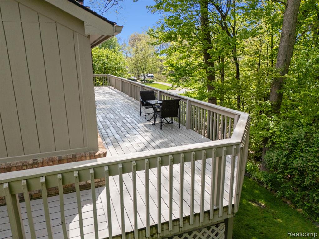 2484 PINE HOLLOW Trail, Brighton, MI 48114 — Photo 38