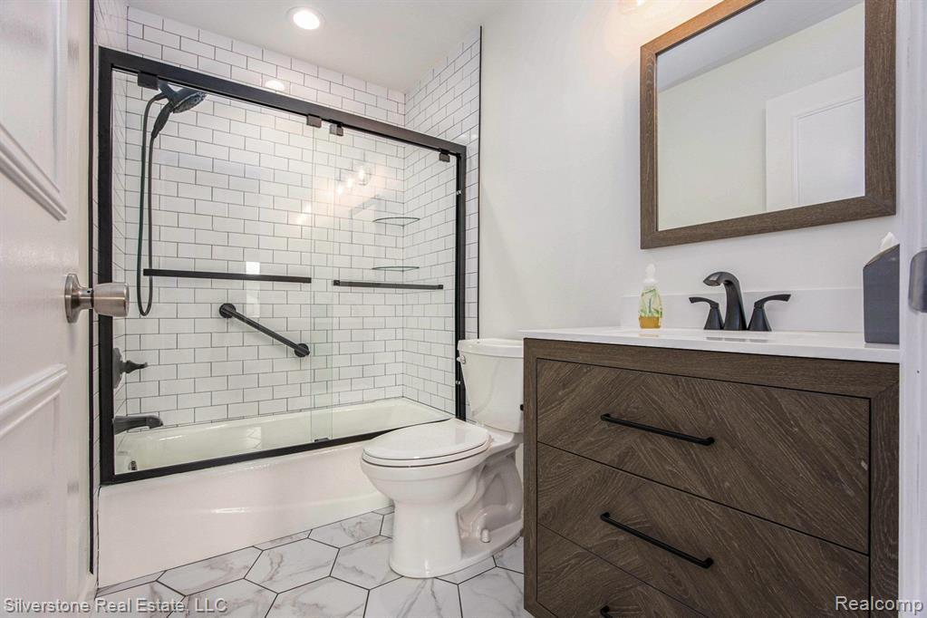 48830 WINDMILL Circle W, Macomb, MI 48044 — Photo 16