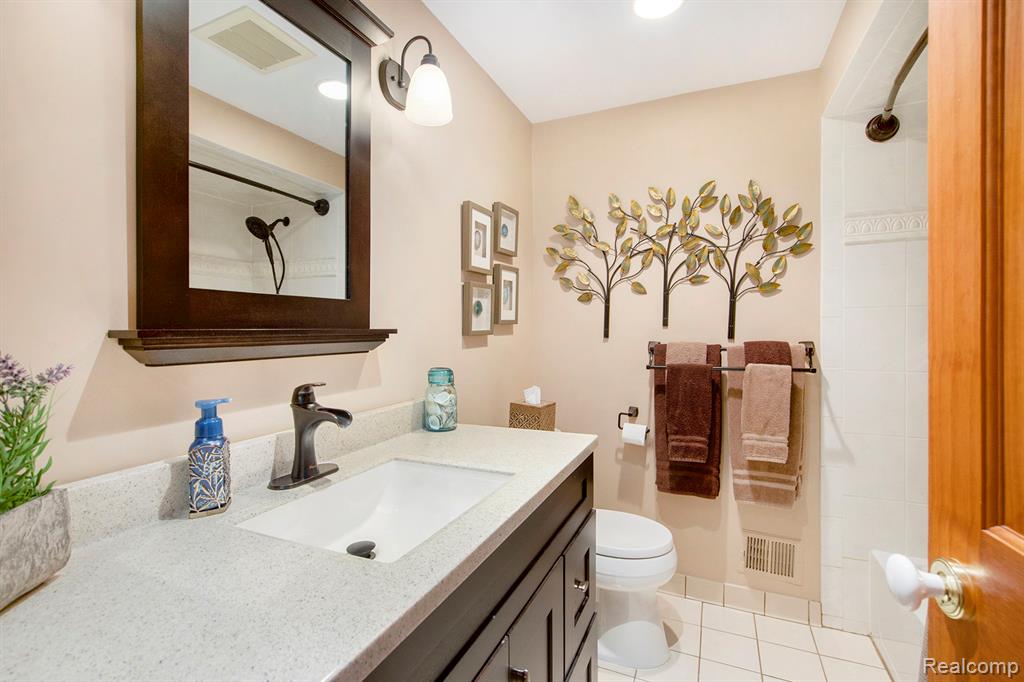 43069 Devon Lane, Canton, MI 48187 — Photo 15