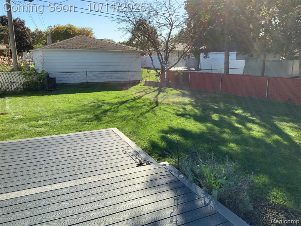 9130 E Bassett Court, Livonia, MI 48150 — Photo 46