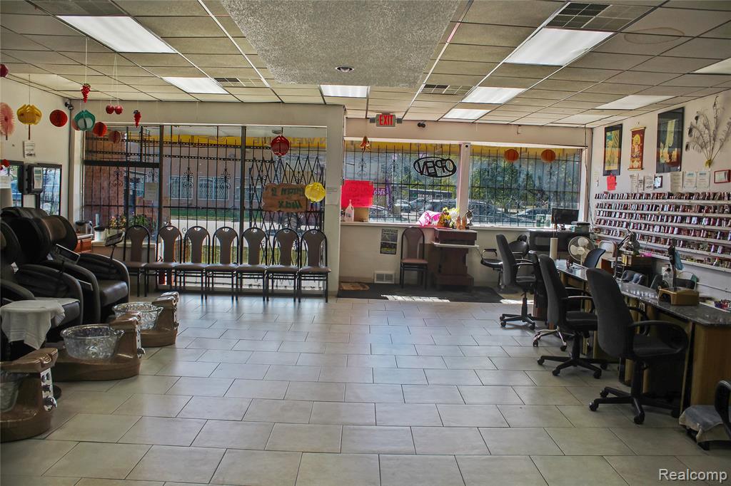 18240 W 7 Mile Road w seven mile, Detroit, MI 48219 — Photo 5