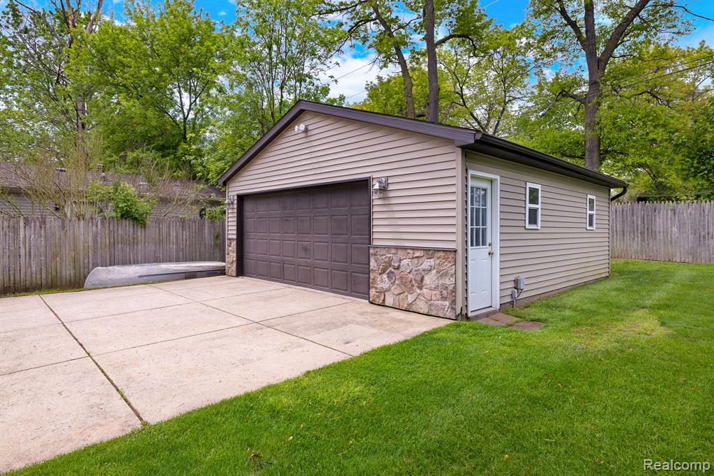 2692 GREG Avenue, Brighton, MI 48114 — Photo 29