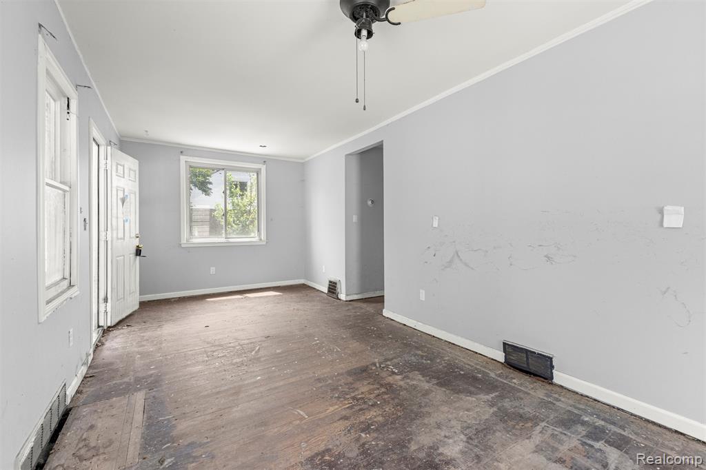 6025 Rosemont Avenue, Detroit, MI 48228 — Photo 9
