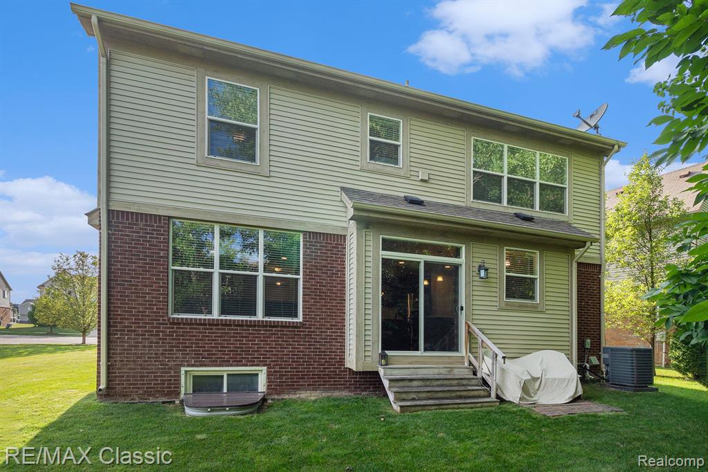 28462 COTTAGE Lane, New Hudson, MI 48165 — Photo 33