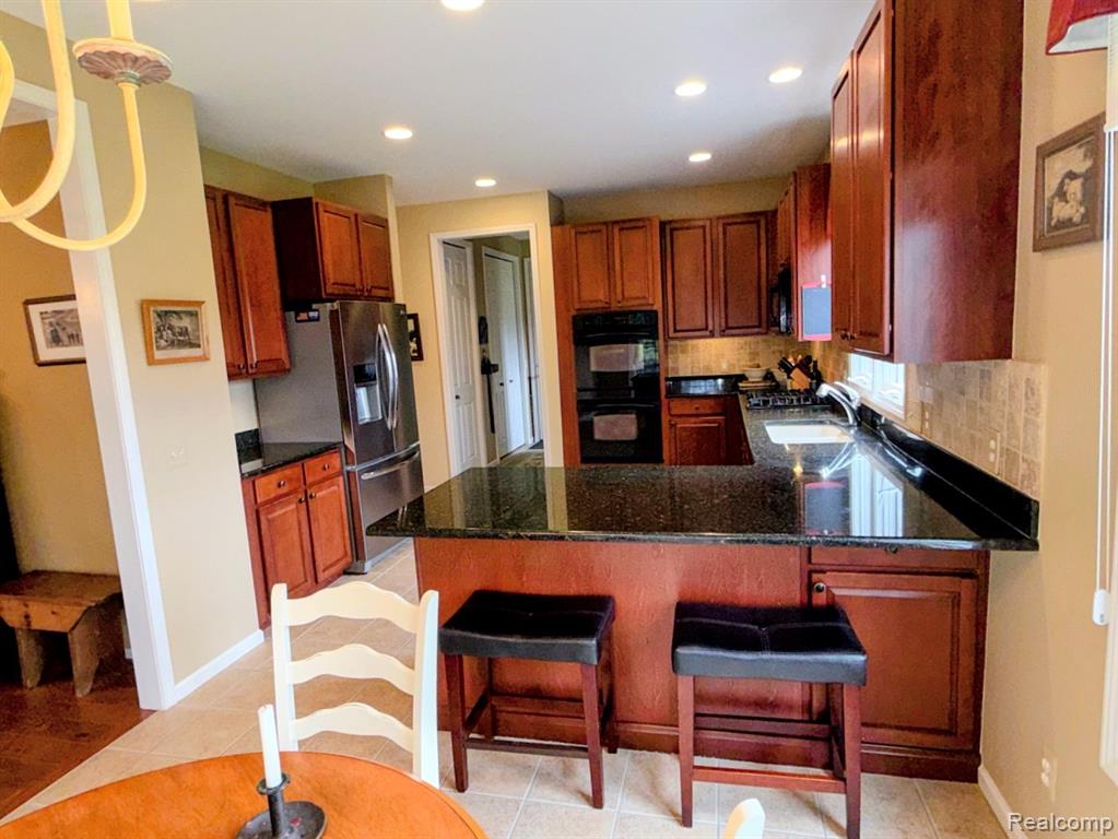 7350 Pine Vista Drive, Brighton, MI 48116 — Photo 15