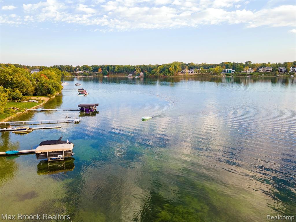 5681 SHORE Drive, Orchard Lake Village, MI 48324 — Photo 66