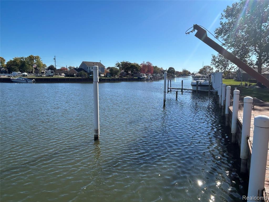 39520 Venetian Drive, Harrison Township, MI — Photo 4