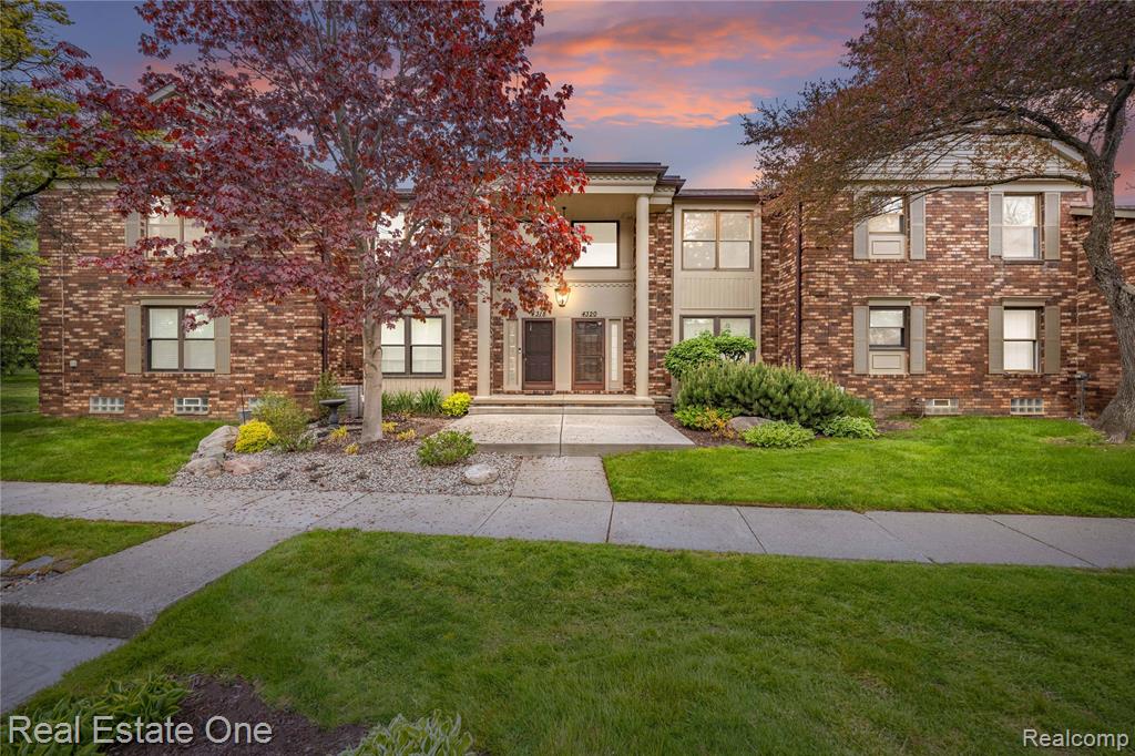 4320 Knightsbridge Lane, West Bloomfield, MI 48323 — Photo 2
