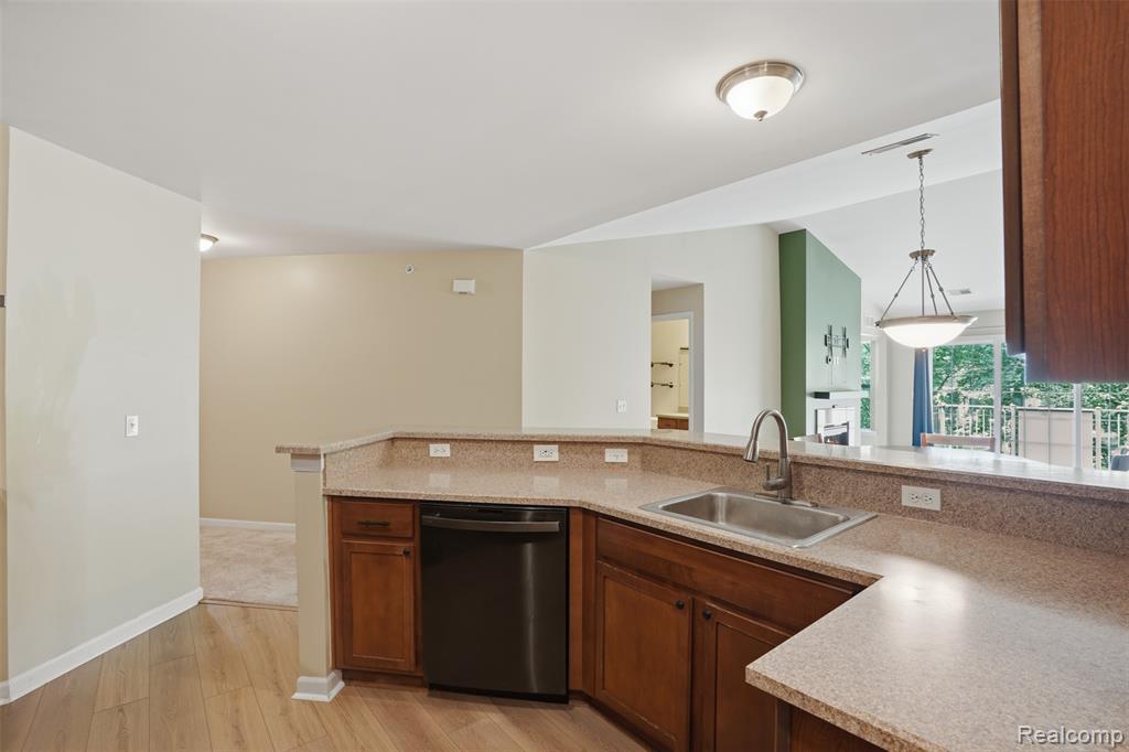 320 N Wixom Road, 30, Wixom, MI 48393 — Photo 14
