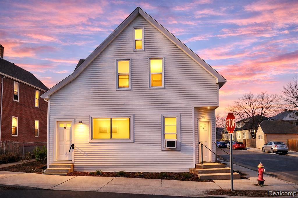 2433 Pulaski Street, Hamtramck, MI 48212