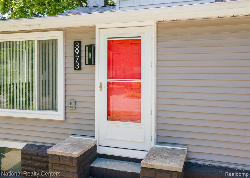 3973 Oak Knoll Road, Waterford, MI 48328 — Photo 3