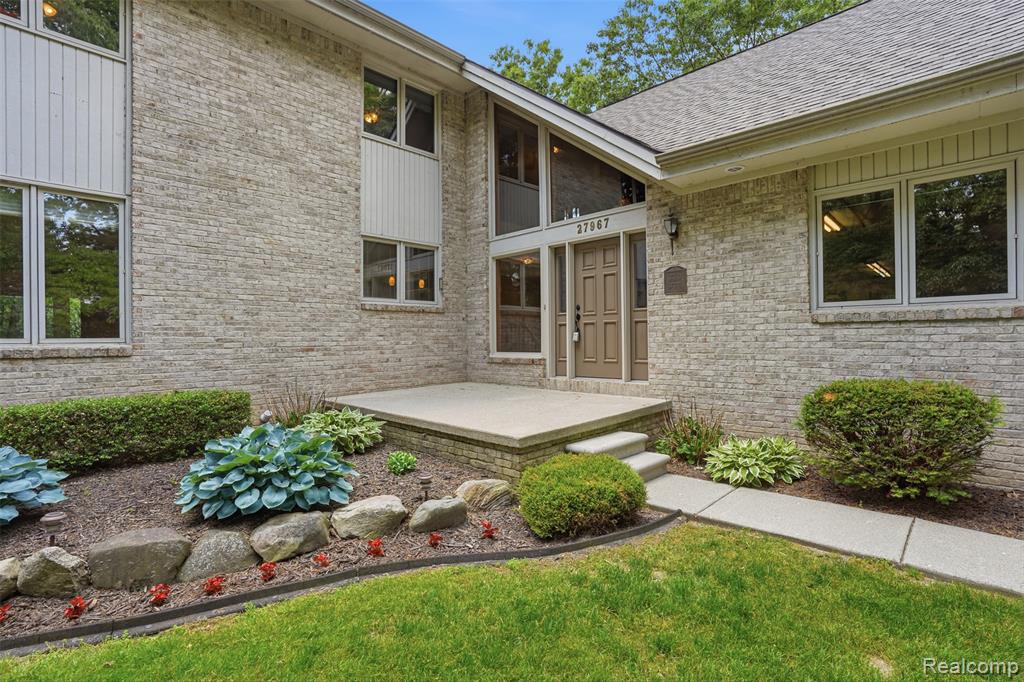 27967 Galien Drive, South Lyon, MI 48178 — Photo 4