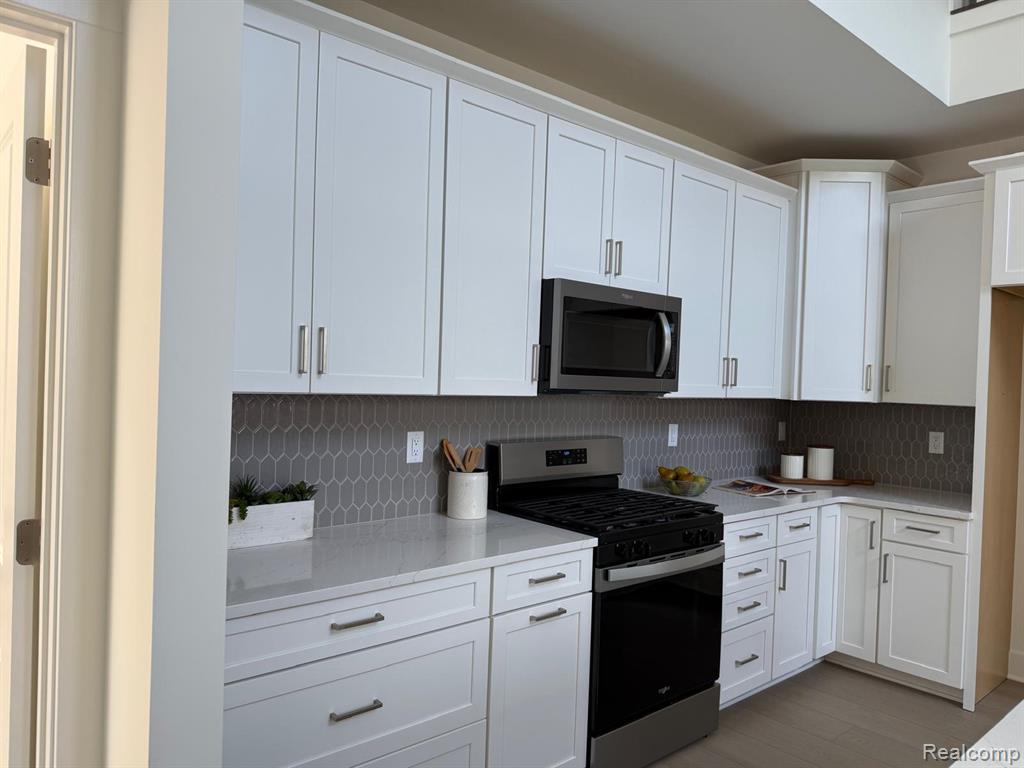 5342 Trail Vista Drive, West Bloomfield, MI 48323 — Photo 8
