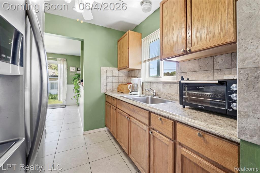 18181 Winwood Court, Brownstown, MI 48193 — Photo 10