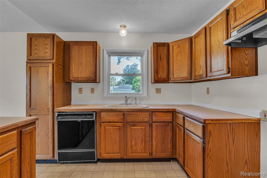4419 Grace Avenue, Wayne, MI 48184 — Photo 19