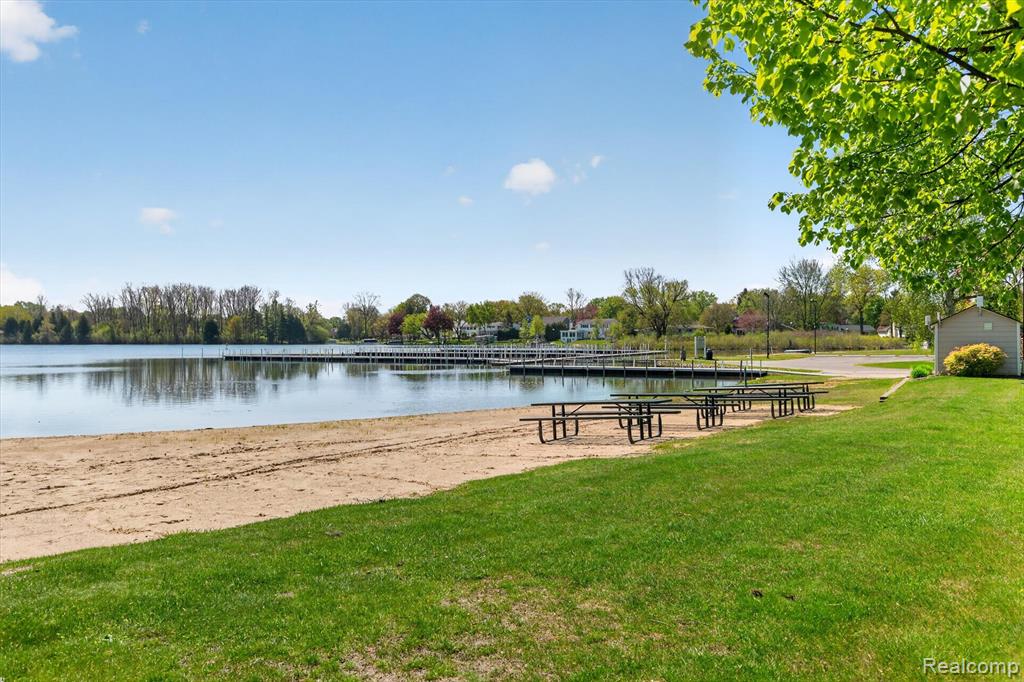 2476 Cedar Key Drive, Lake Orion, MI — Photo 64