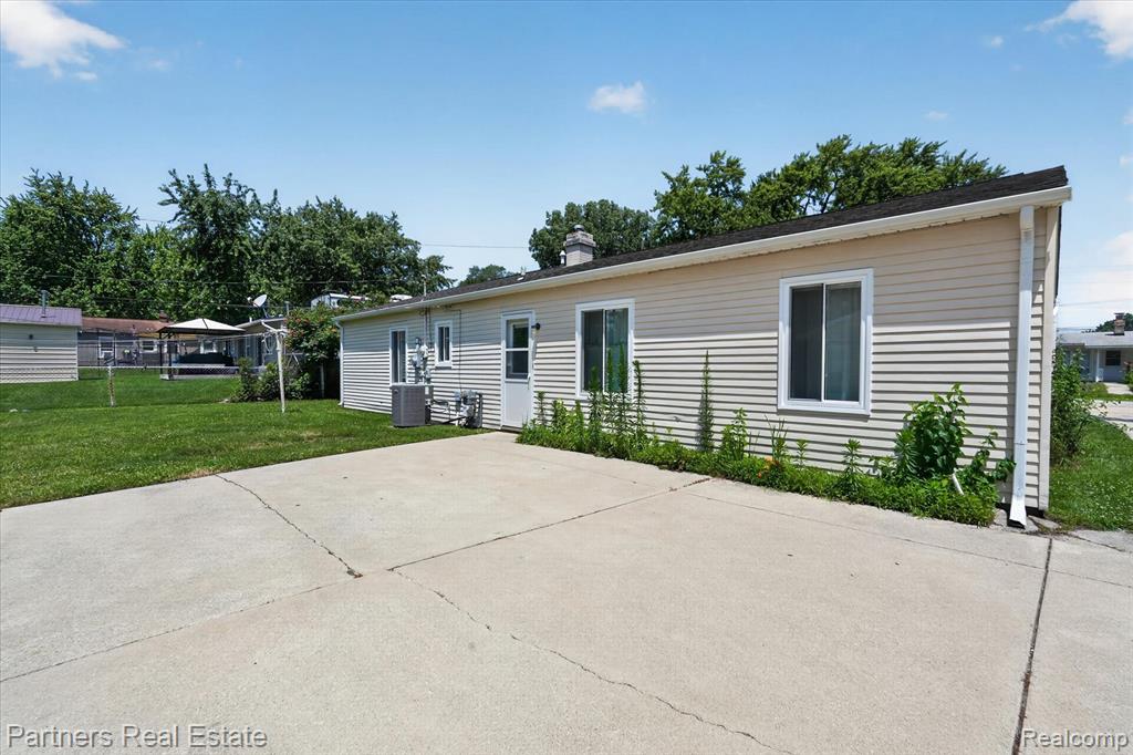 6134 Stephen, Brighton, MI 48116 — Photo 37