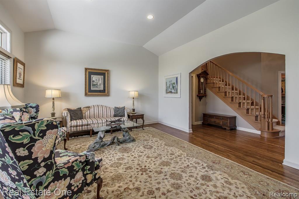 9316 LAKEBLUFF Drive, Clarkston, MI 48348 — Photo 14
