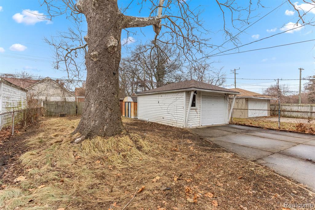 9257 STAHELIN Avenue, Detroit, MI 48228 — Photo 25