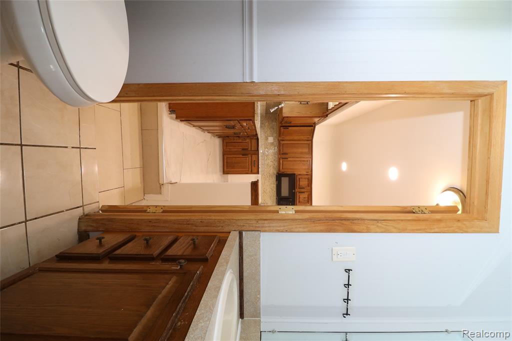 8555 Berwyn, Dearborn Heights, MI 48127 — Photo 24