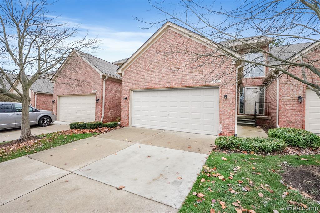 55511 BOARDWALK Drive, Shelby Twp, MI 48316 — Photo 29