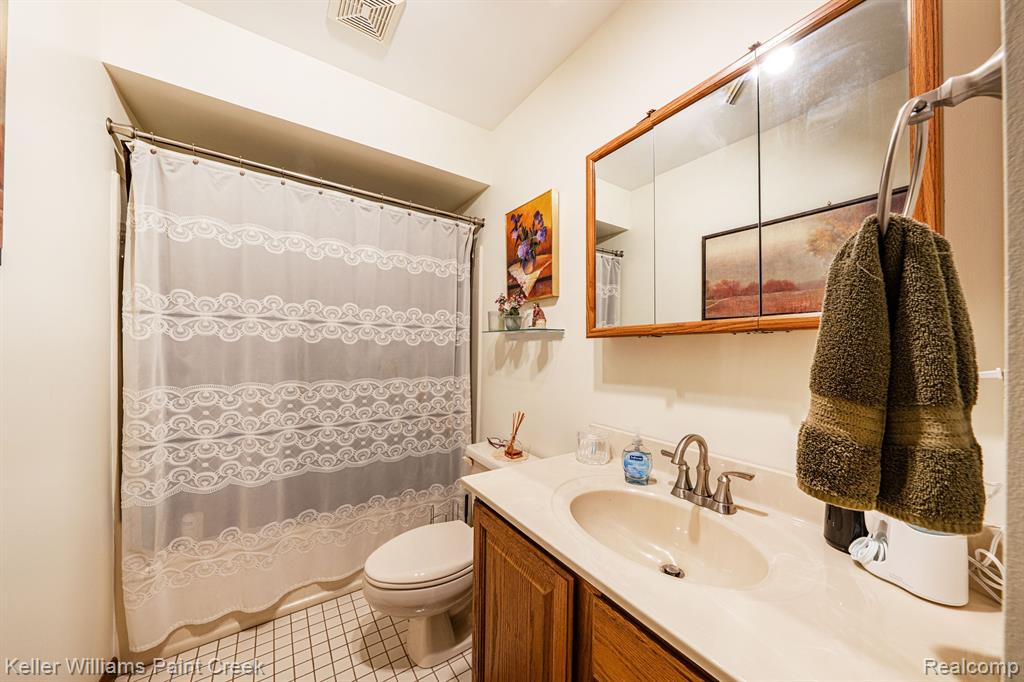 9594 MARQUETTE Road, Wales, MI — Photo 31