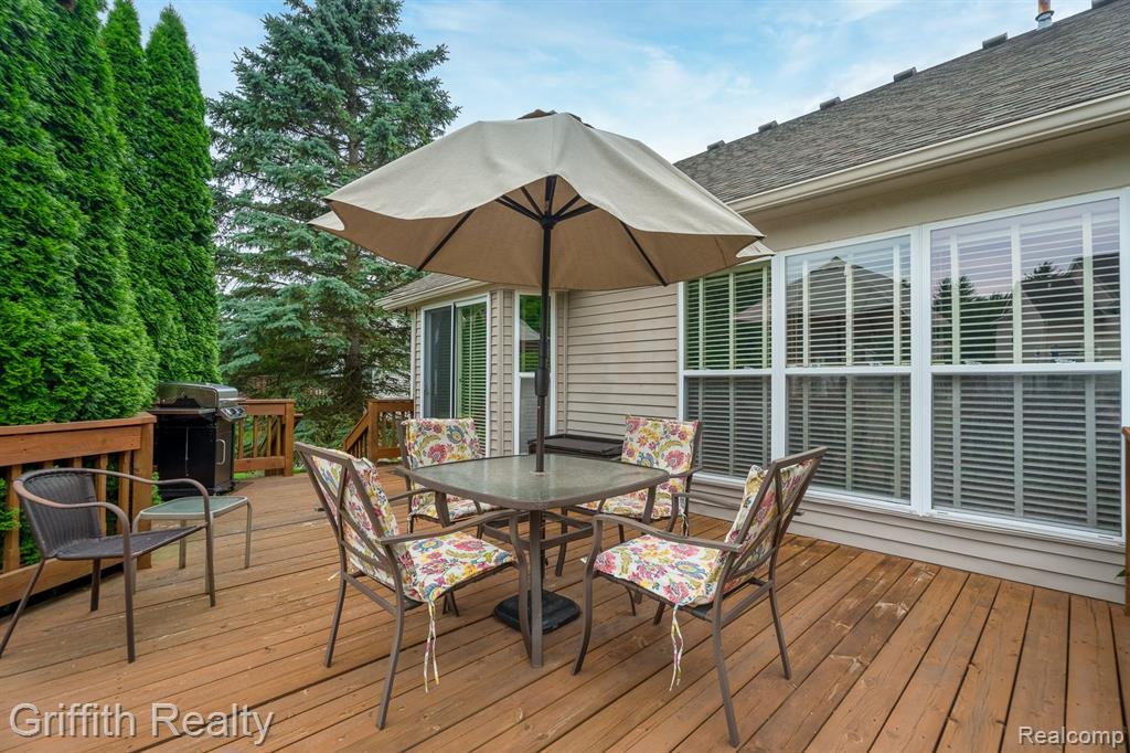 850 CALPERNIA, Wixom, MI 48393 — Photo 7