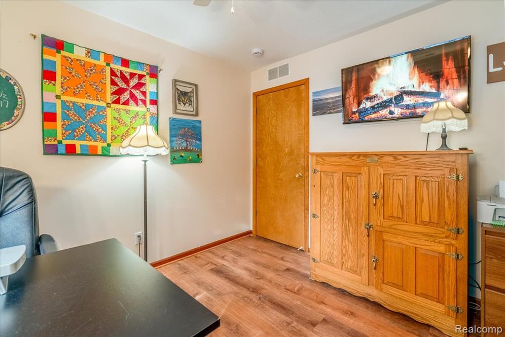 204 Marigold Circle, Westland, MI — Photo 17