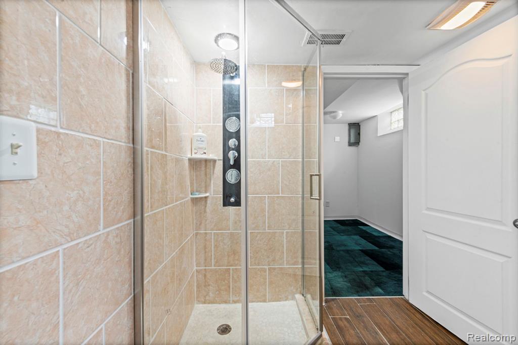 17500 Pennington Drive, Detroit, MI 48221 — Photo 24