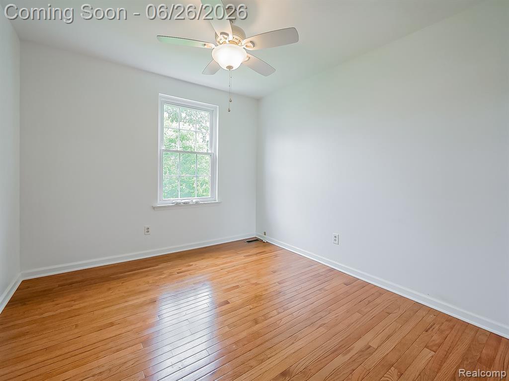160 Pine Tree Ridge Drive, 3, Waterford, MI 48327 — Photo 9