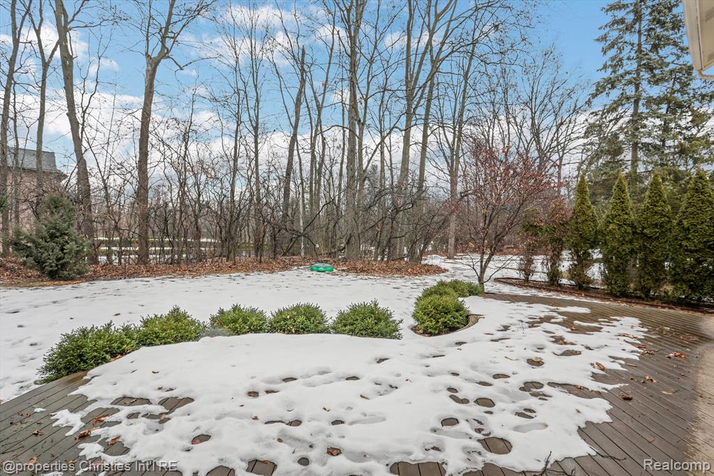 5896 NANEVA Court, West Bloomfield, MI — Photo 24