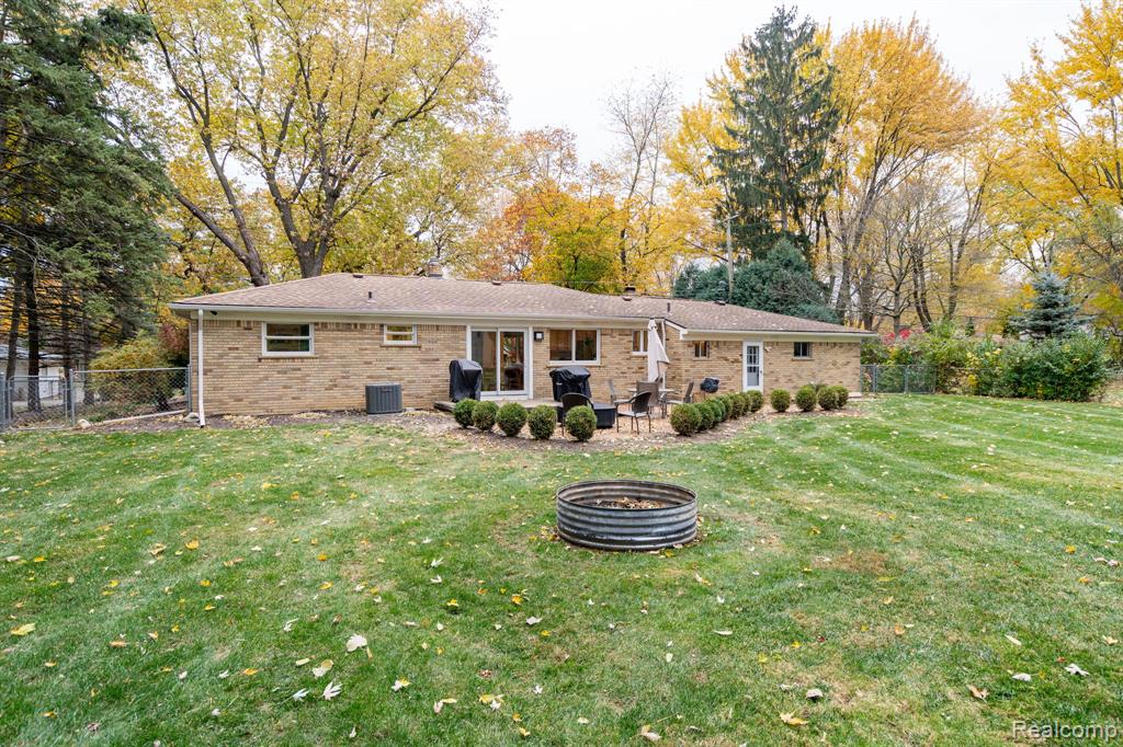 624 Slocum Drive, Auburn Hills, MI 48326 — Photo 32