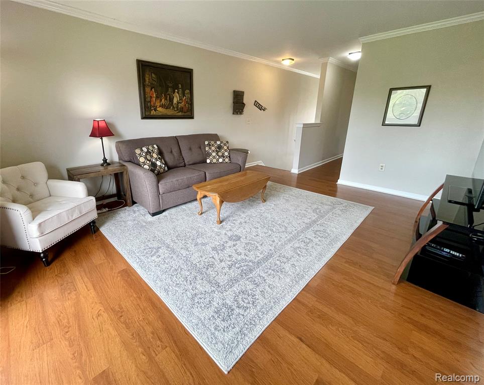 33765 Pondview Circle, Livonia, MI 48152 — Photo 9
