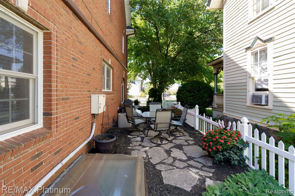 206 E Liberty Street, Milford, MI 48381 — Photo 13
