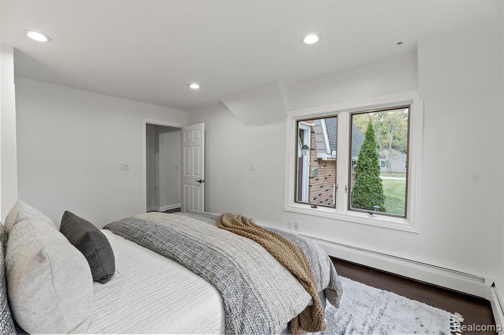7337 Richardson Road, West Bloomfield, MI 48323 — Photo 16