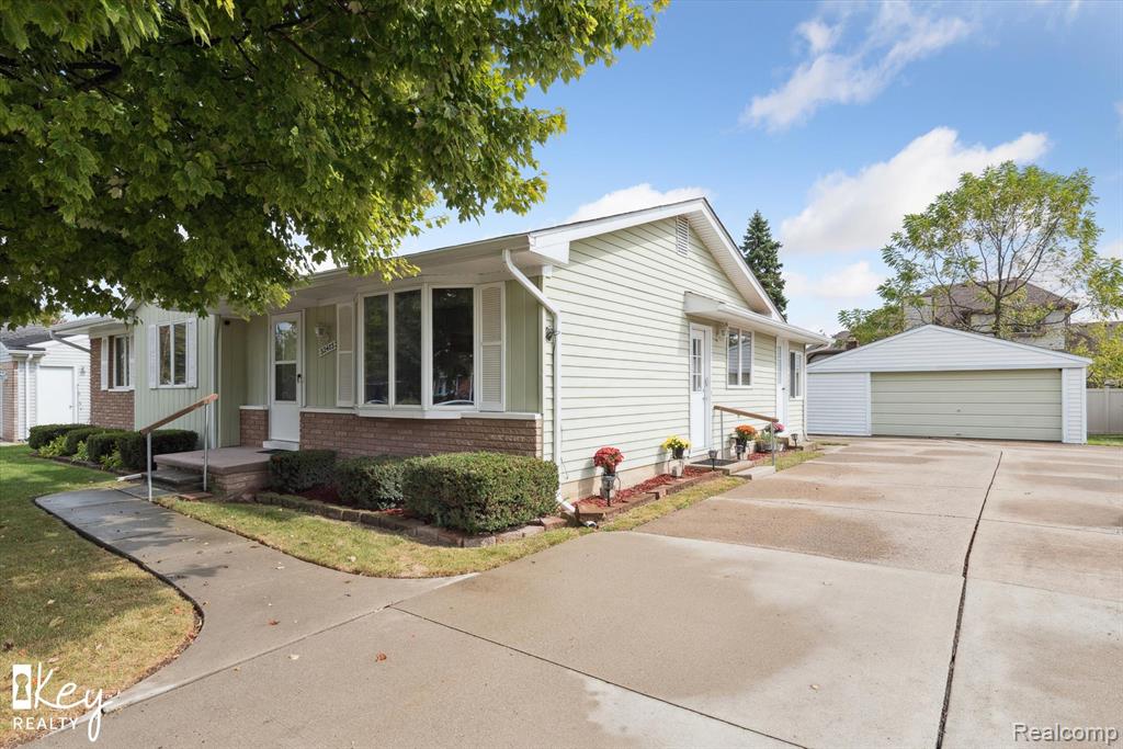 32403 Truman Road, Rockwood, MI — Photo 3