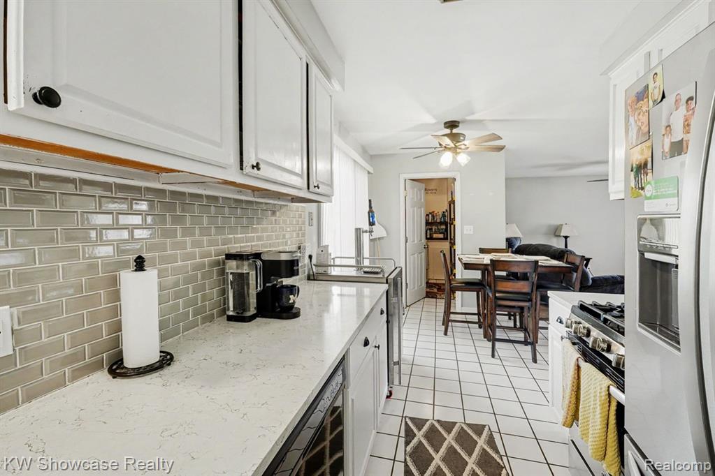 6612 Rowley Drive, Waterford, MI 48329 — Photo 7