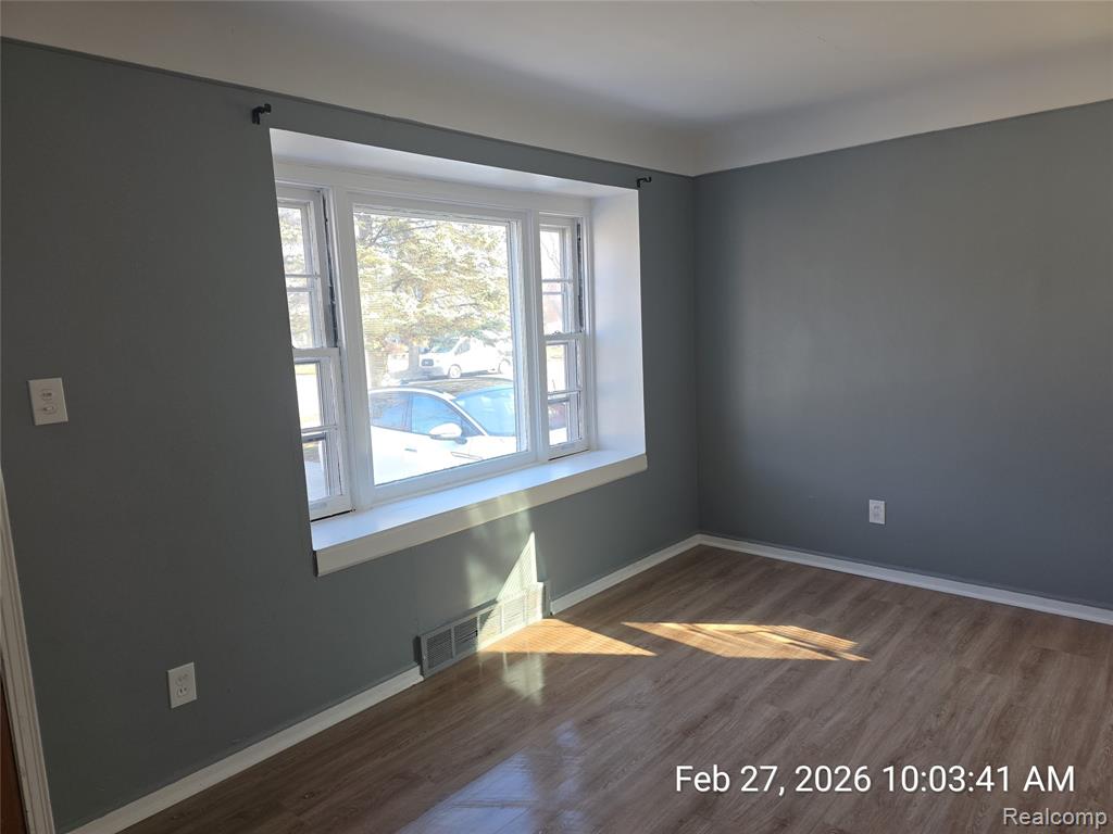 25695 Orchard Drive, Dearborn Heights, MI 48125 — Photo 11