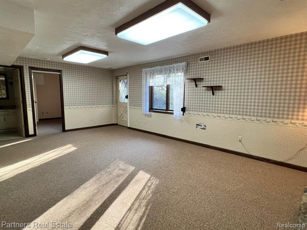 5618 Mountain Road, Brighton, MI 48116 — Photo 34