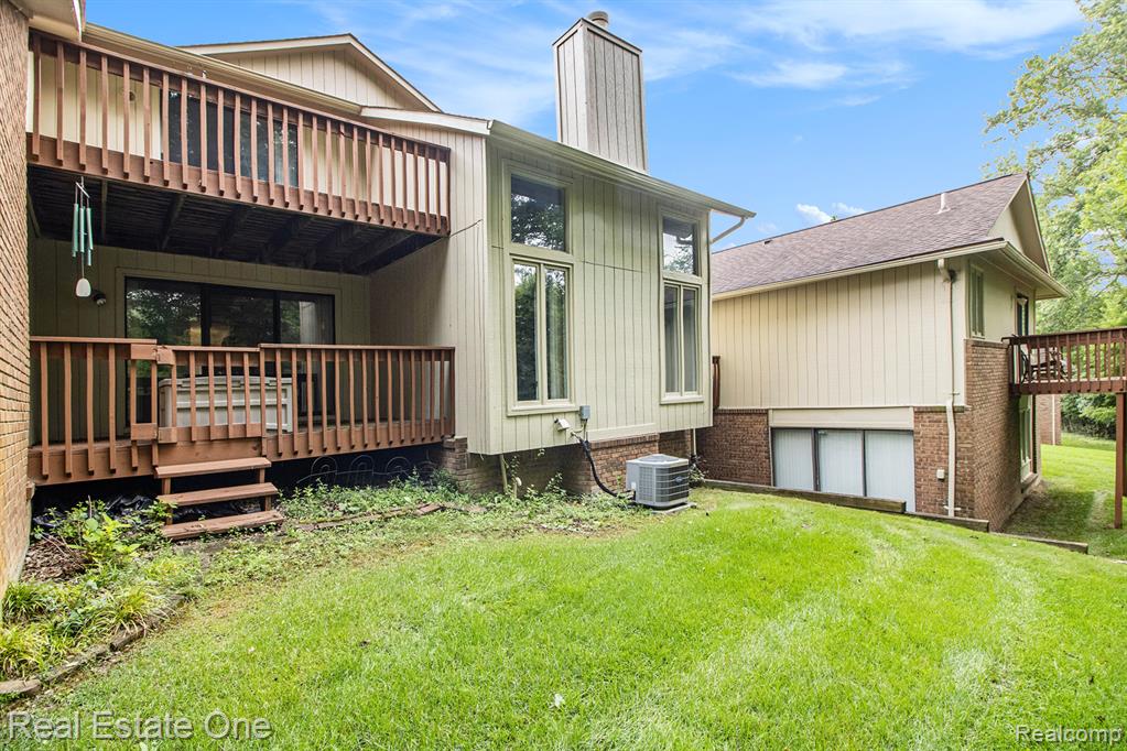 5537 Walnut Circle W, West Bloomfield, MI — Photo 30