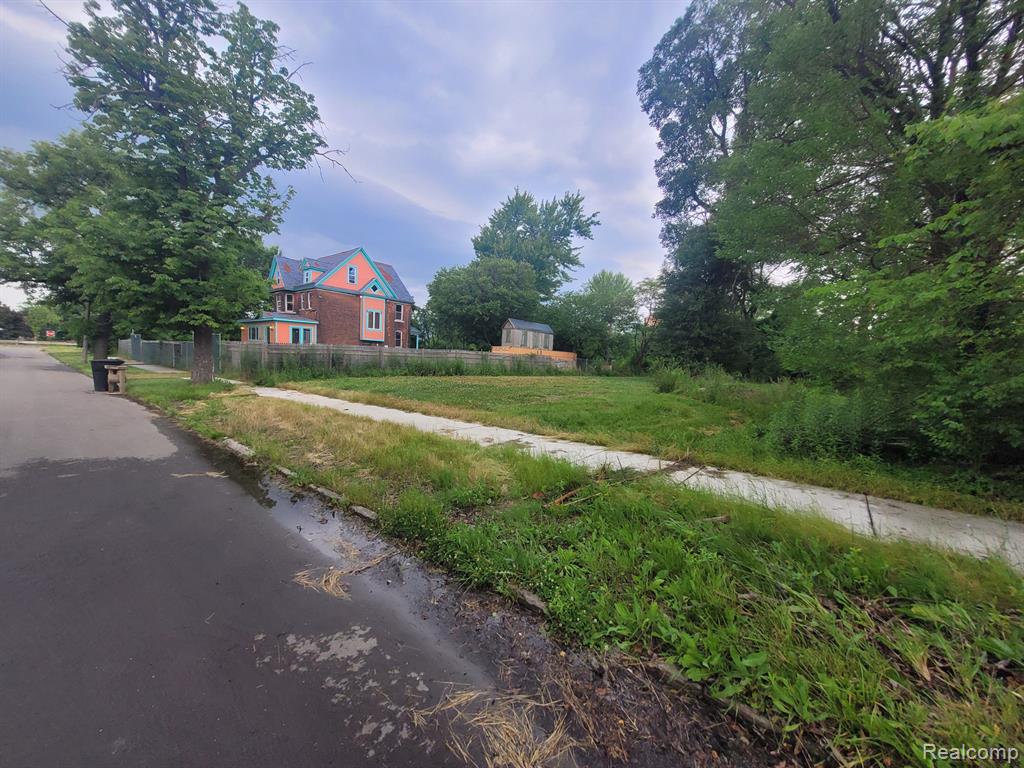 5202 STANTON Street, Detroit, MI 48208 — Photo 2