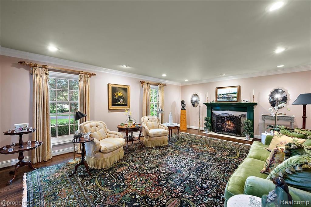950 E Glengarry Circle, Bloomfield Hills, MI 48301 — Photo 12
